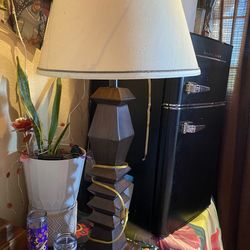 Lámpara de base de madera