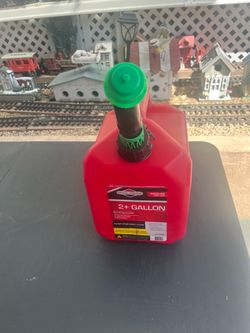 Briggs & Stratton 2+ Gallon Gas Can