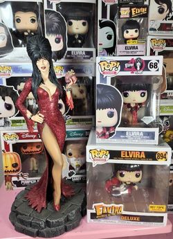 Elvira "Your Heart Belongs To Me" Tweeterhead Statue