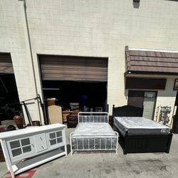 Full size frame plus mattress 