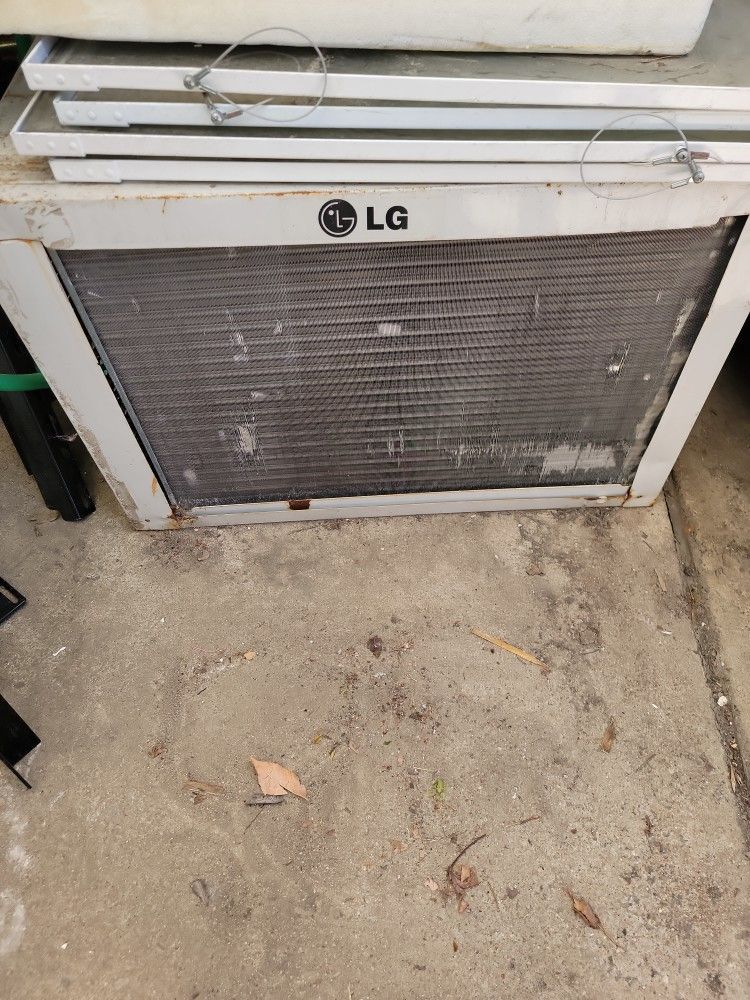 LG 1 Ton AC Window Unit