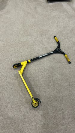 Swagtron Kids Trick Scooter 