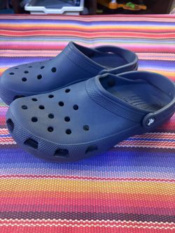 Crocs Men’s Size 11, Dark Blue