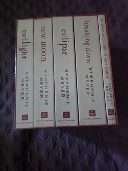 Twilight Saga Complete 5-Book Box Set