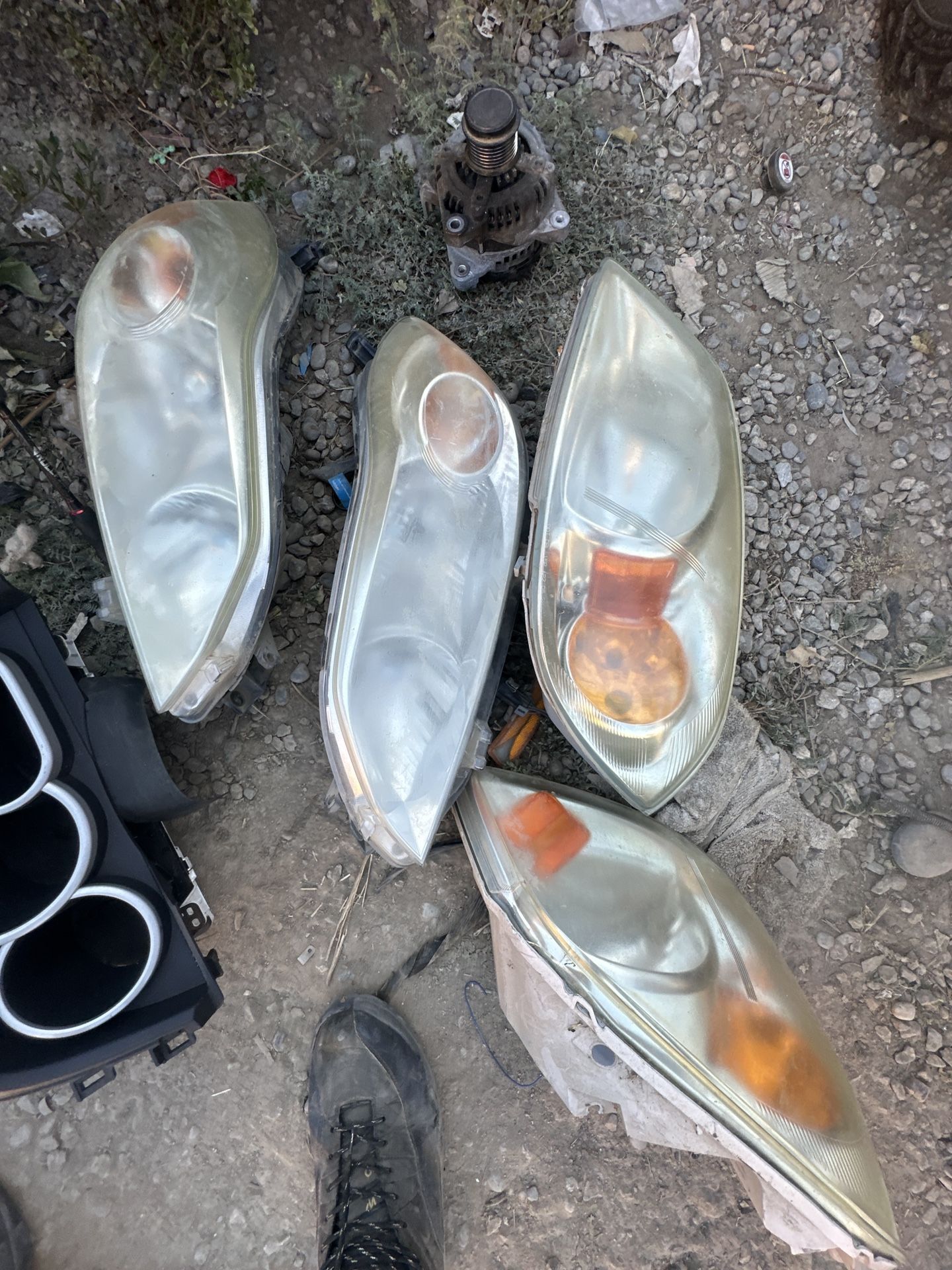 Headlights Chevy Cobalt And Toyota Matrix