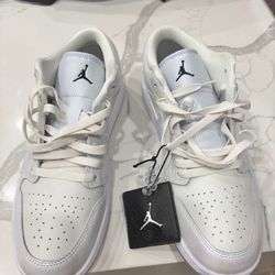 Air Jordan 1 Low SE 'Year of the Snake