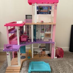 Barbie doll house 
