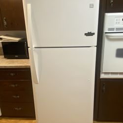 Kenmore Refrigerator Like New