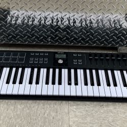 Arturia Keylab Essential 49 Midi Controller Keyboard *5375