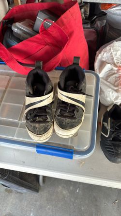 Used Baseball Cleats