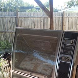 I Have An Old Jukebox For Sale I Don't know a Lot about it. I Heard it play once It's been out of the weather 