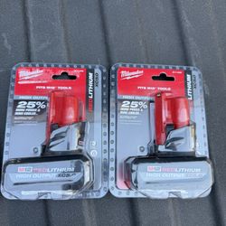 MilwaukeeM12 12-​Volt Lithium-​Ion XC High Output 5.​0 Ah Battery Pack