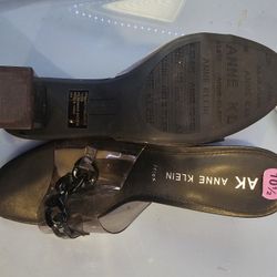 Anne Klein Heel