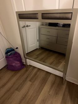 Dresser mirror