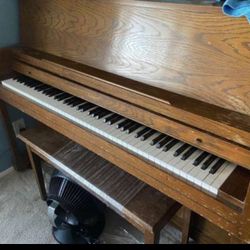 1987 Everette Piano