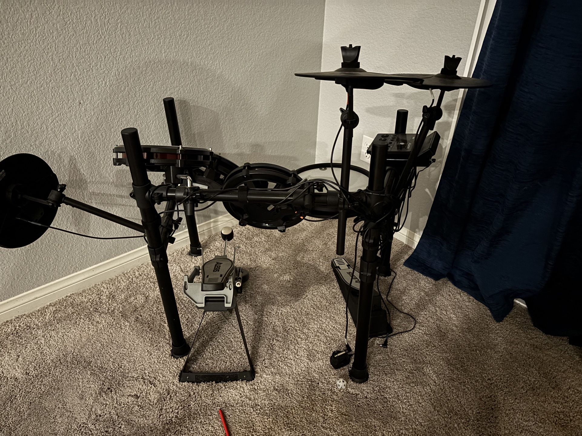Alesis Nitro Max 8-Piece Electronic Drum Set