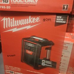 Milwaukee
M18 Lithium-Ion Cordless Jobsite Radio/Charger