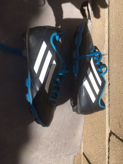 Adidas soccer cleats size 5.5