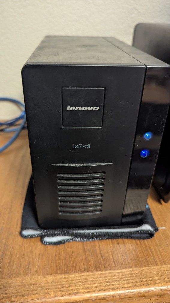 Iomega ix2-dl NAS with (2) 2TB Hard Drives, Iscsj/NFS/Smb