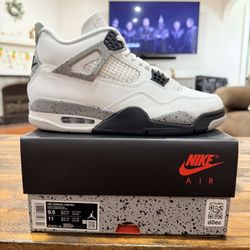 2025 Air Jordan 4 Retro “White Cement” size 9.5 DS