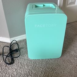 Facetory Mint Mini Fridge