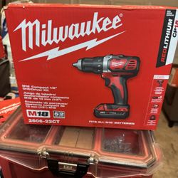 Brand New M18 Milwaukee Drill Kit