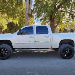 2010 GMC SIERRA SLT // SIERRA DENALI SLT SILVERADO LTZ LT TUNDRA TITAN HELLCAT SRT SRT8 SHELBY SINGLE CAB RAM TRX Z71 4X4 TACOMA F150 FORD ESCALADE 