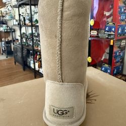 UGG Australia Classic Short Boots - Women’s Size 6, Sand (Style 5825)