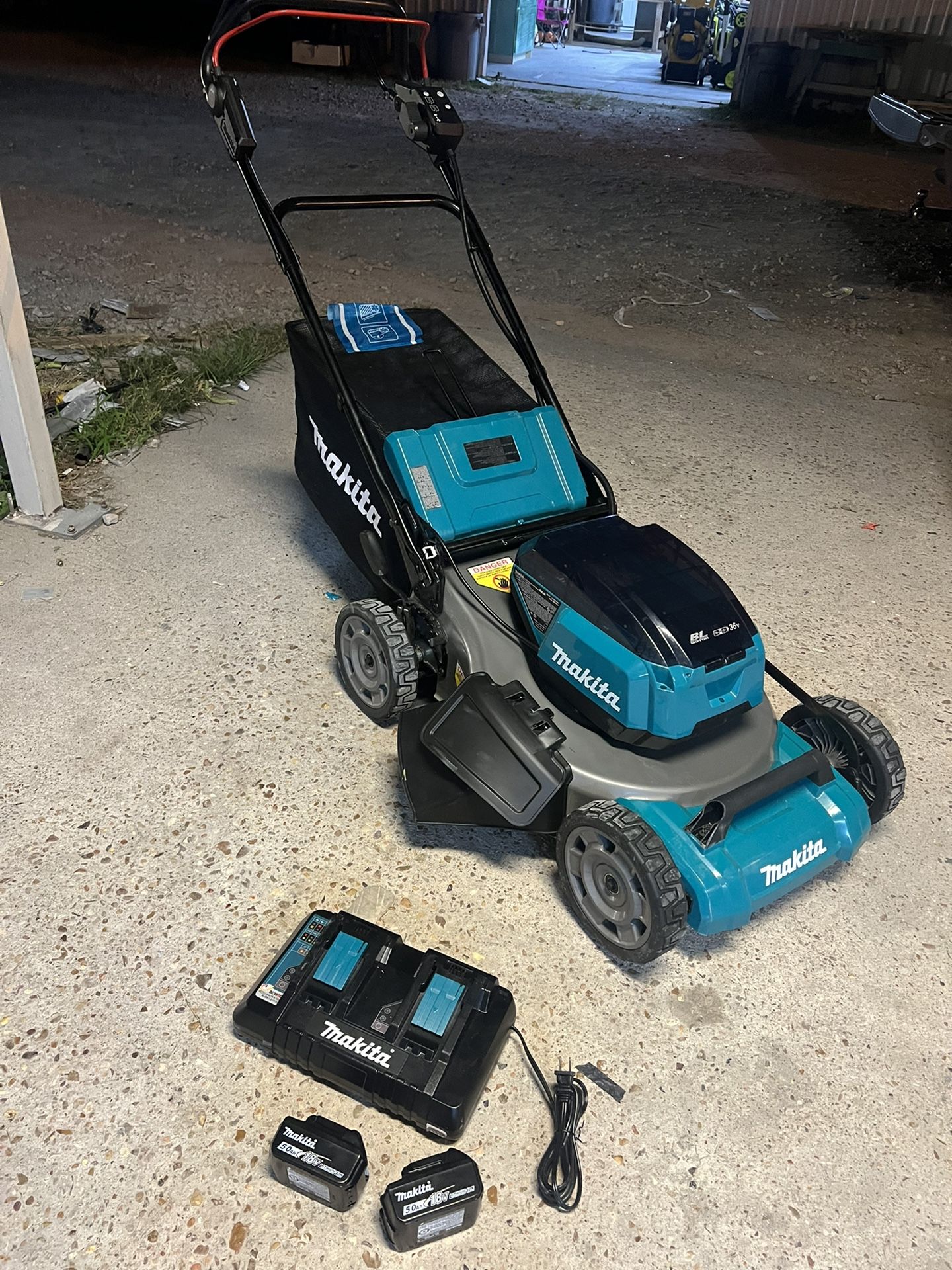 Makita 21in Self Propelled Lawnmower