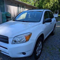 2008 Toyota Rav4 with 4 Wheel Drive and 2" Hitch