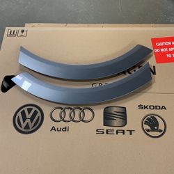 2019-2020 Audi e-tron Front Left and  Right  Wheel Arch Flares Moldings 4KE853025E OEM A1