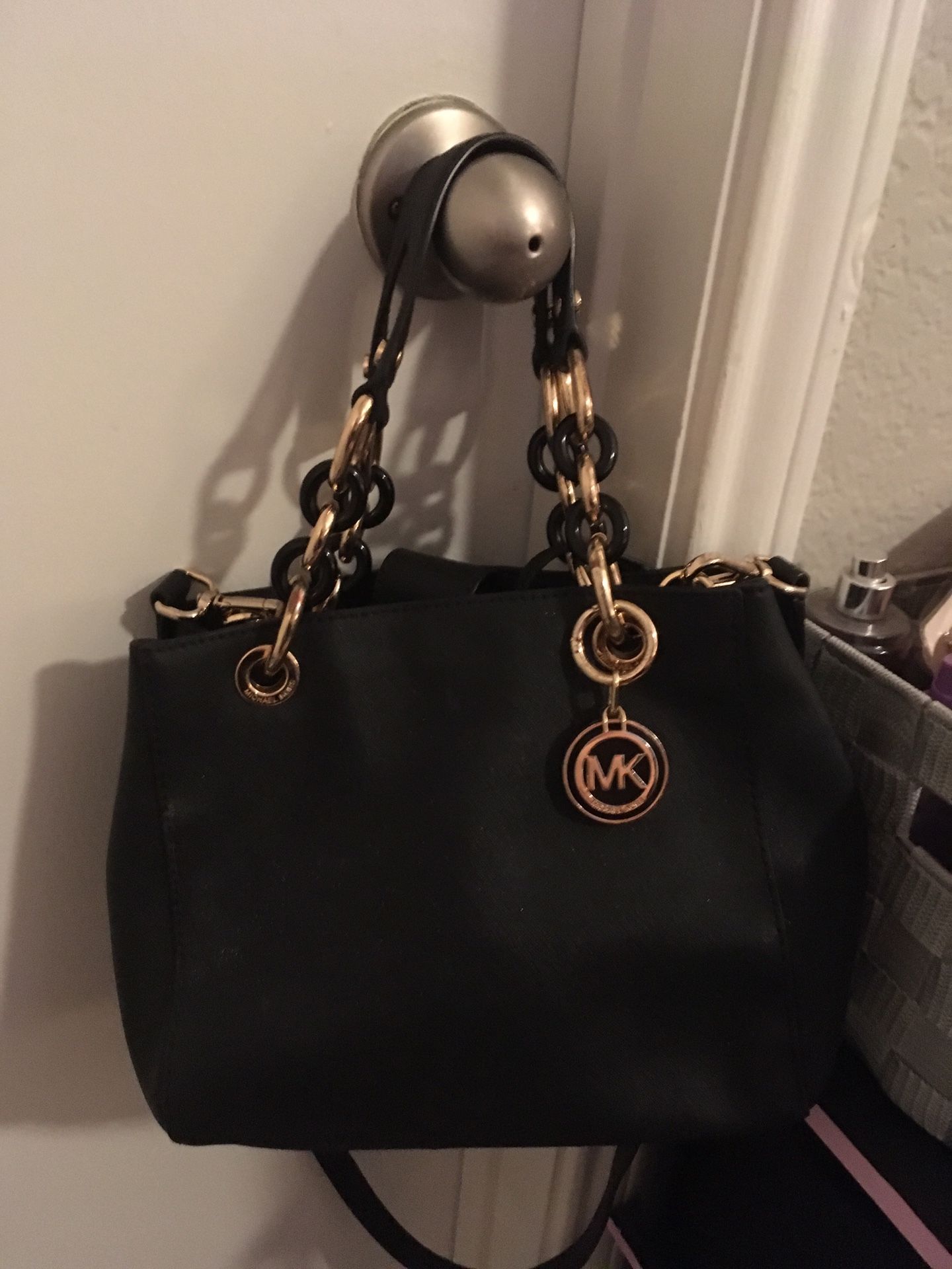 Original M Kors, purchased from Florida Mall. Nice Color! Great Christmas present!