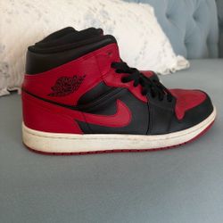 Air Jordan 1 Mid Bred Sneaker size 12