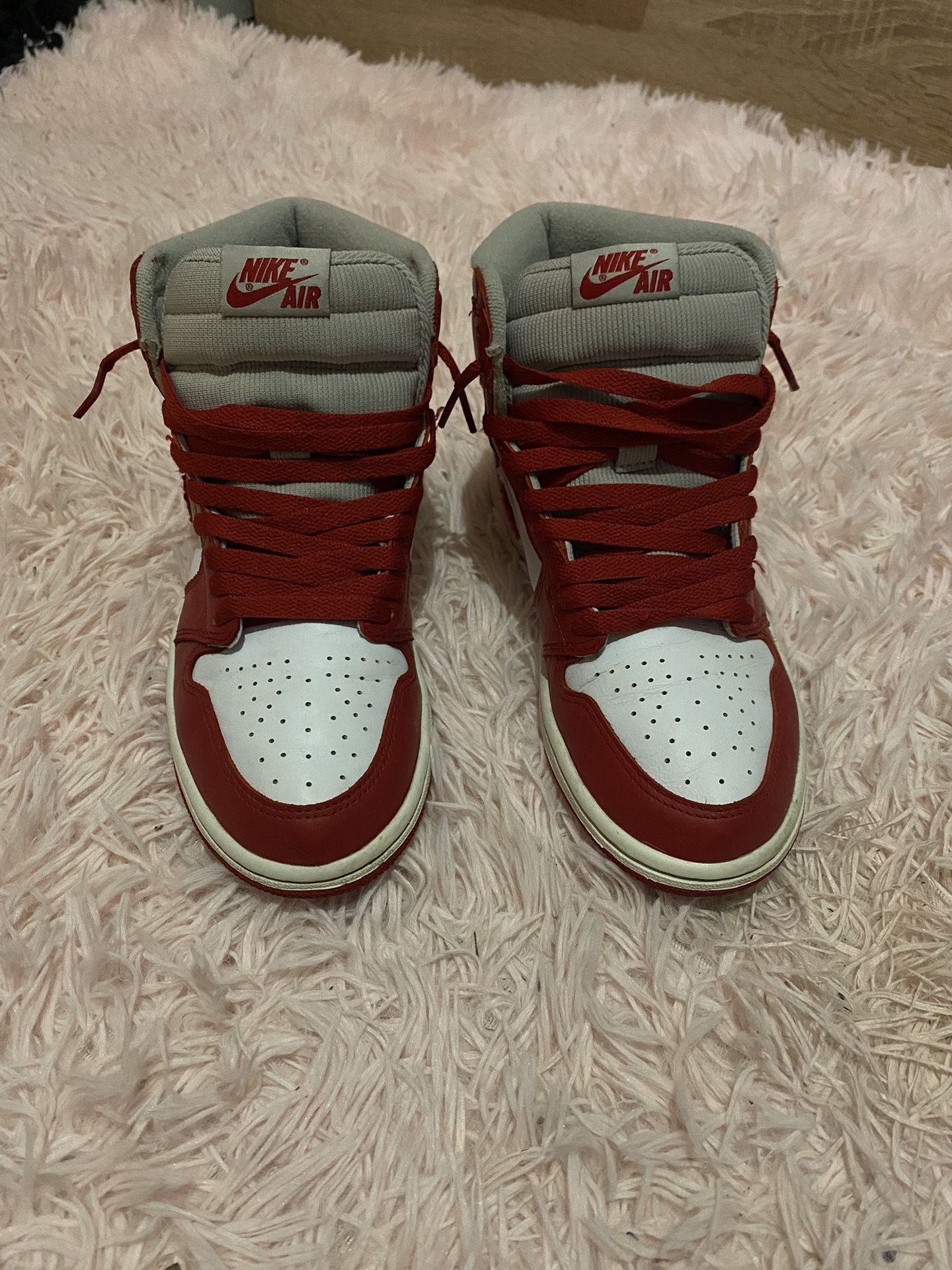 Jordan 1 Retro High OG Varsity Red