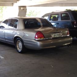 2001 Ford Crown Victoria