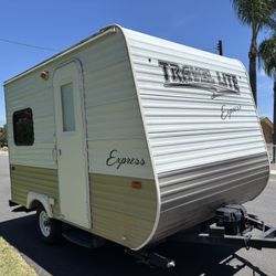 2015 TRAVEL  LITE EXPRESS COACH
