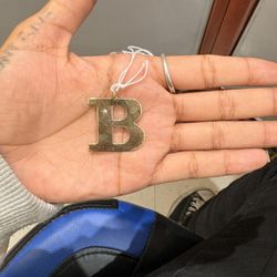 B Pendent