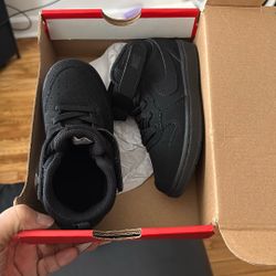 Toddler  Nike Sneakers Size 9c