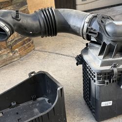 2019 Ford F350 Super Duty Complete Stock Air Intake, battery tray and chrome mirror caps