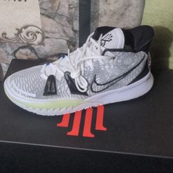 (RARE) Nike Kyrie 7 Brooklyn Beats