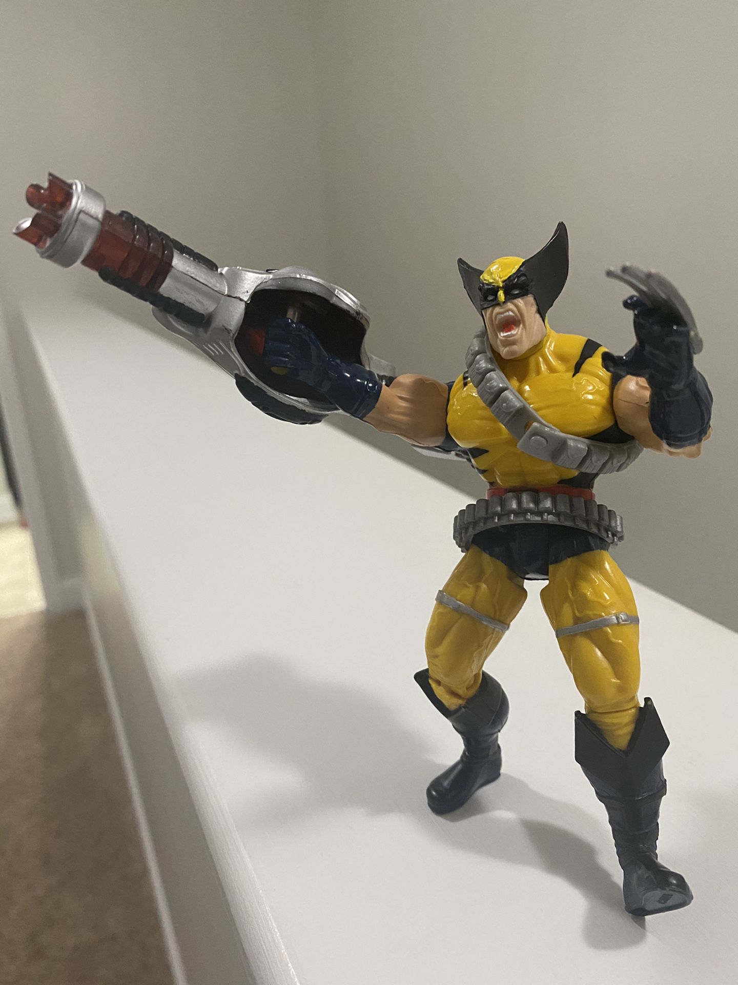 X-Men Classics Wolverine 5" Figure w/ Plasma Weapon Toy Biz 1996