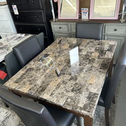 COMEDOR   PEQUEÑO. 5  Piezas