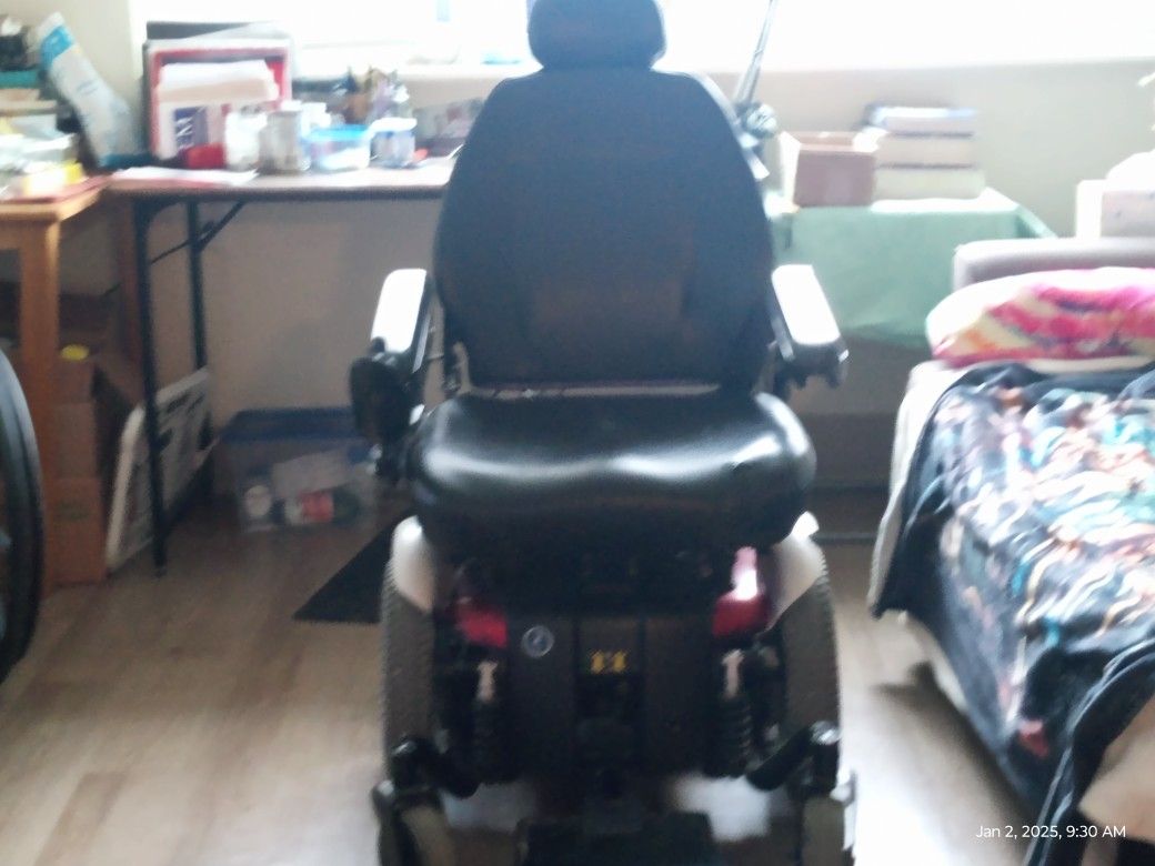 ELECTRIC WHEEL CHAIR