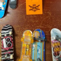 Fingerboard  6 Assorted Boards 2 For Parts.  Plus A Ramp