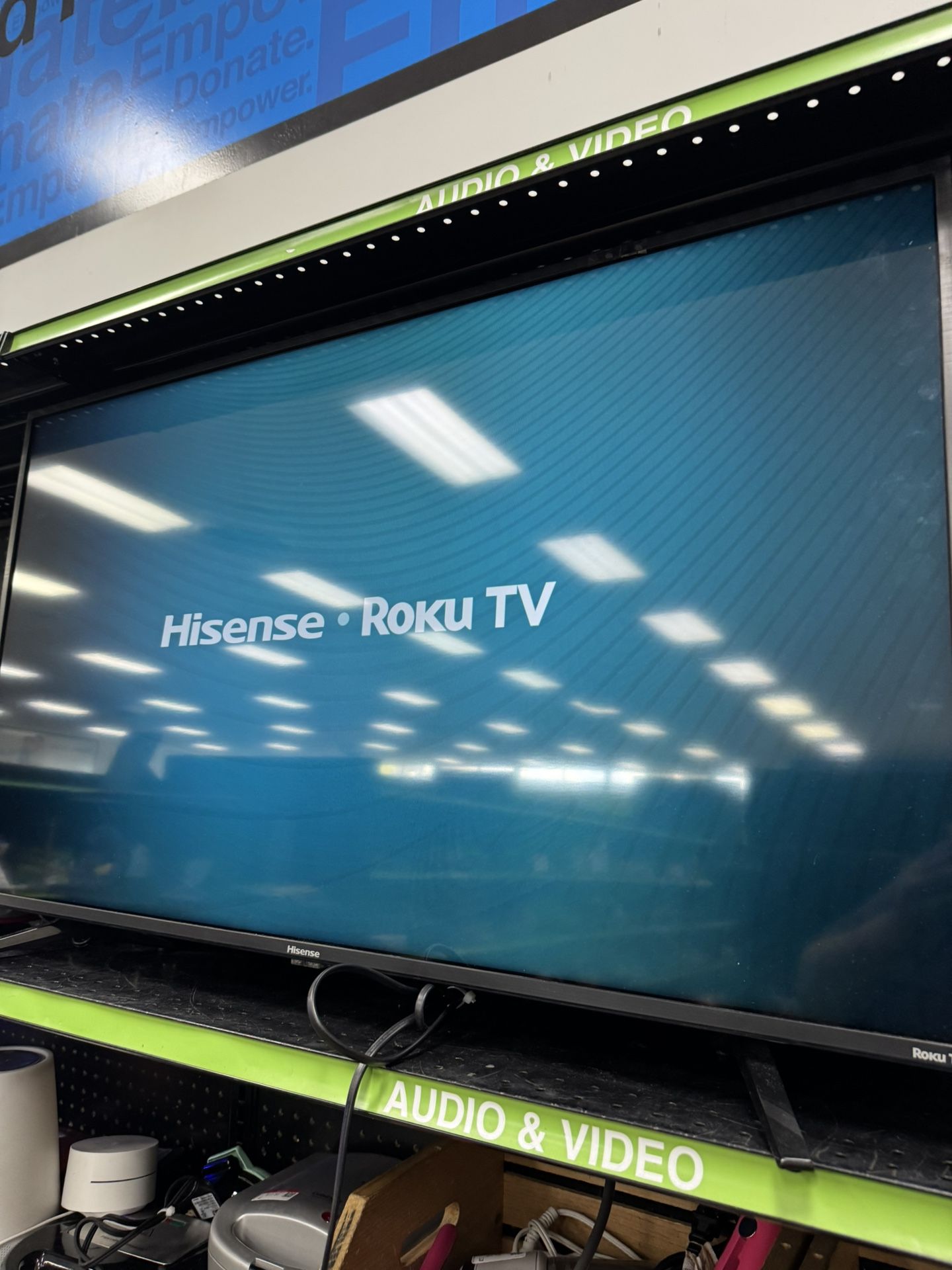 Hisense 43” 4K UHD Roku Smart TV (Model: 43R6E1)