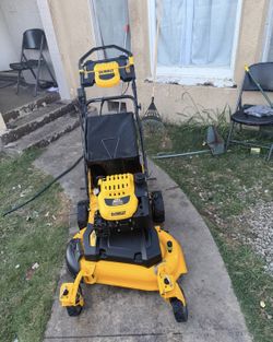 DEWALT lawnmower working good