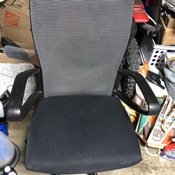 Desk Chair For $20, Obo. Need Gone ASAP. Escondido Pickup/drop Off