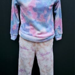 MEDIUM  7/ 8 SWEATSHIRT & PANTS 