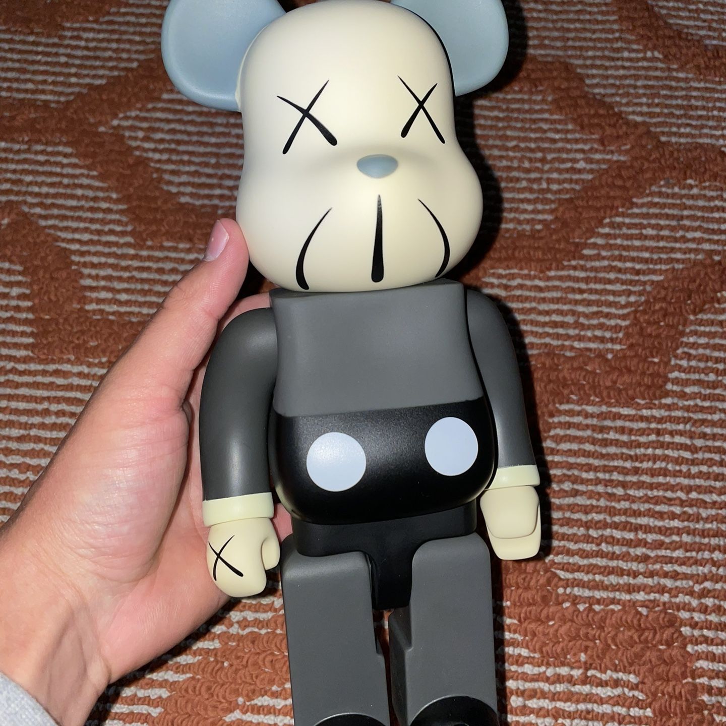 Kaws Bearbrick Figure 400% 28cm for Sale in Massillon, OH