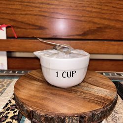 Urban Cupboard White Measuring Cups